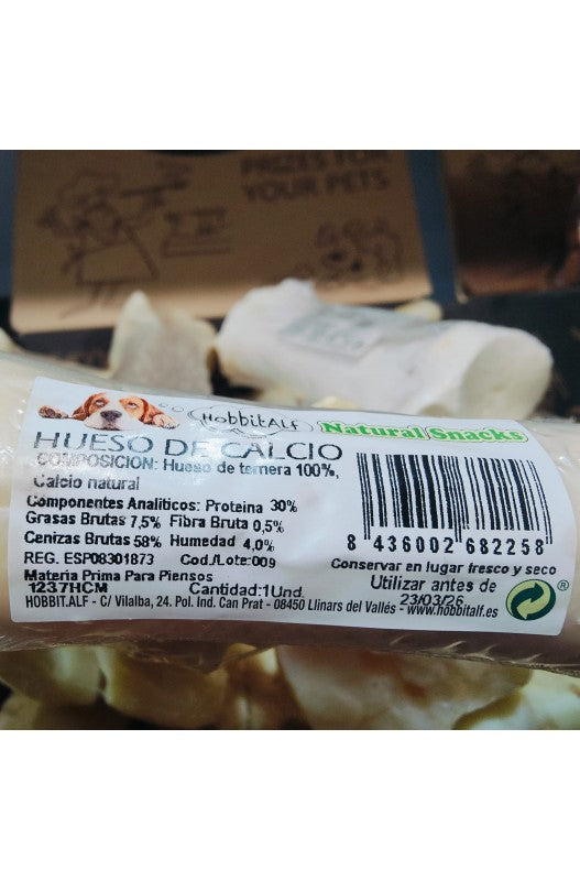 Hueso natural de ternera de 15/20 cm. de longitud con gran aporte de minerales | snacks 100 % naturales para perros - Bolypets