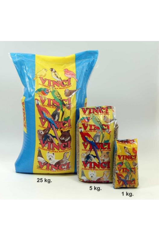 linaza (linum usitatissium) es una semilla grasa, favorece la evacuación en caso de estreñimiento y es muy útil en época de muda por la brillantez que aporta al plumaje.