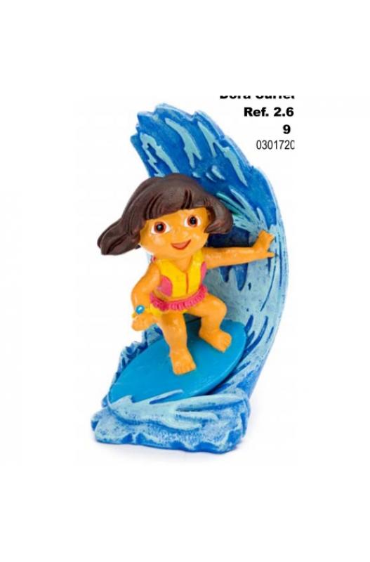 DORA SURFEANDO 9 CM.