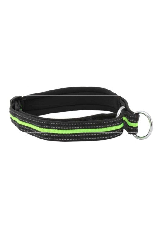 collar de entrenamiento para perros es un accesorio utilizado para ayudar a corregir comportamientos indeseados y enseñar comportamientos apropiados durante el proceso de adiestramiento. Existen varios tipos de collares de entrenamiento, cada uno diseñado para abordar diferentes necesidades y métodos de enseñanza