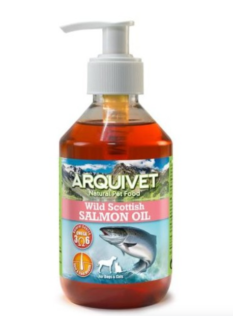 Aceite de salmón escocés prensado en frío a partir de salmón capturado fresco y de manera sostenible. Esto asegura que los ácidos grasos esenciales se conserven mejor. El aceite de salmón es rico en ácidos grasos omega-3 y omega-6 y estos ácidos grasos adicionales tienen un efecto positivo en varias funciones corporales de su mascota