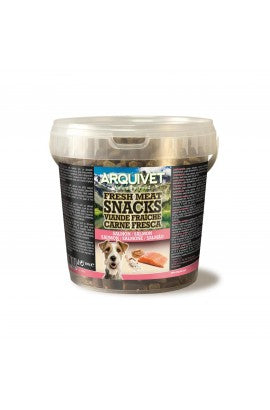 SNACKS con salmón son un alimento complementario 100% natural para perros. Sirve como premio, limpia los dientes y refuerza la mandíbula.