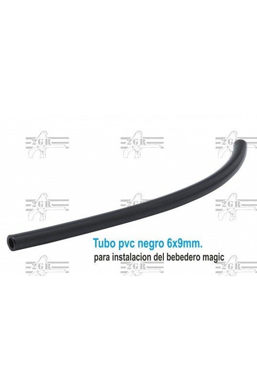 El Tubo PVC Alcapell 6x9 mm Negro es la solución ideal para mantener un sistema de bebederos eficiente, limpio y seguro, asegurando el suministro continuo de agua fresca para tus mascotas o aves.